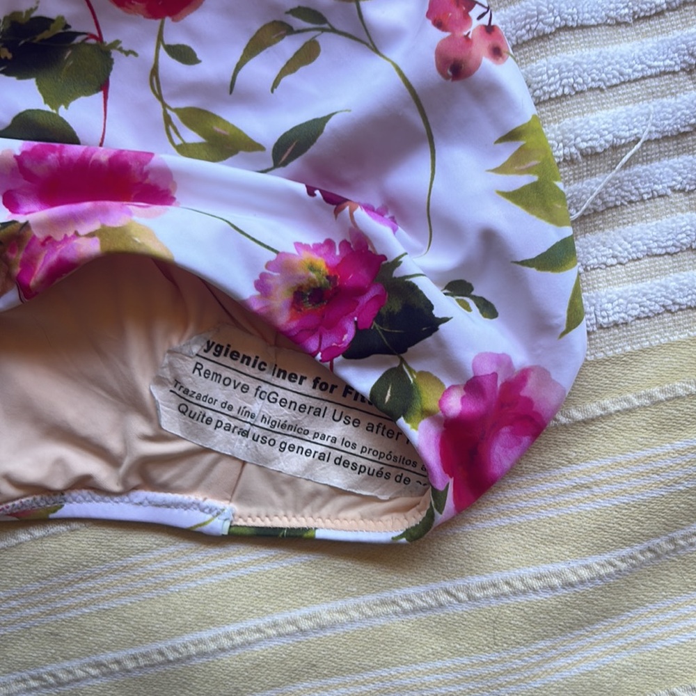 NEW NANETTE LEPORE Floral Plunge one piece Swimsuit size 6/8 - Picture 7 of 12